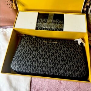 MK purse and card car set MSRP $498